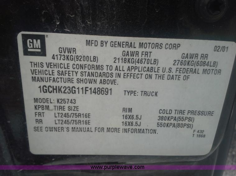 image for item AN9076 2001 Chevrolet Silverado 2500HD Crew Cab pickup truck