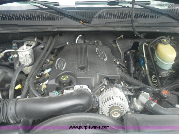 image for item AN9076 2001 Chevrolet Silverado 2500HD Crew Cab pickup truck