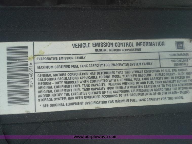 image for item AN9076 2001 Chevrolet Silverado 2500HD Crew Cab pickup truck