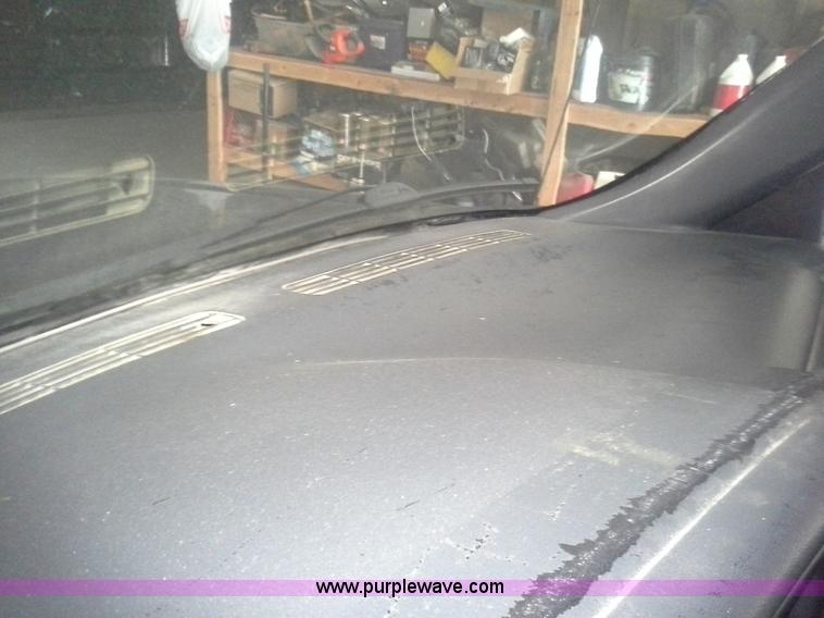 image for item AN9076 2001 Chevrolet Silverado 2500HD Crew Cab pickup truck