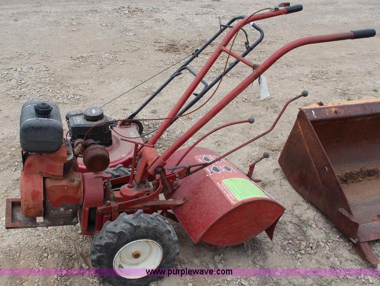 image for item AZ9830 Assorted lawn and garden equipment