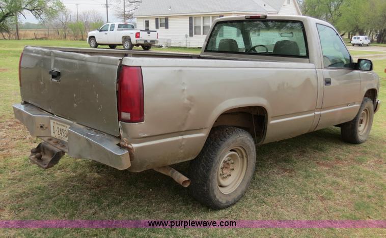 image for item B4901 2000 Chevrolet 2500 pickup truck