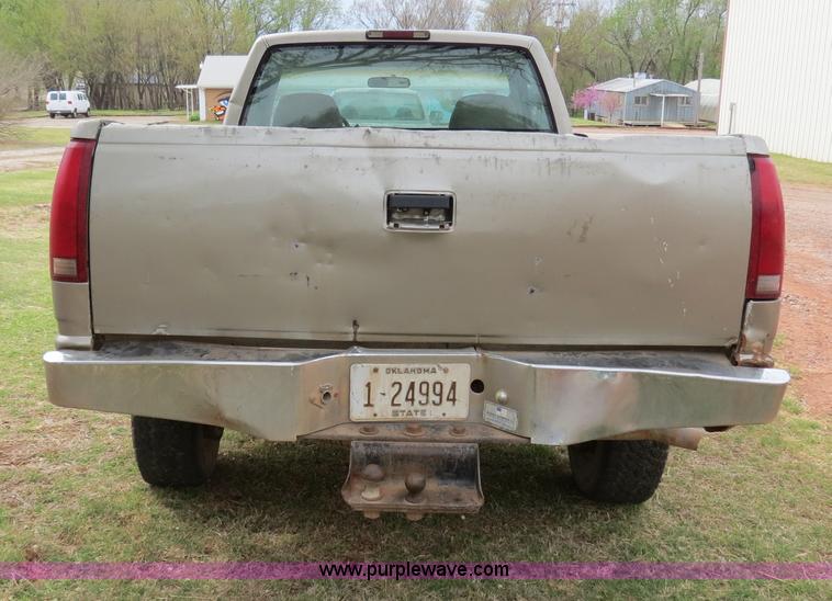 image for item B4901 2000 Chevrolet 2500 pickup truck