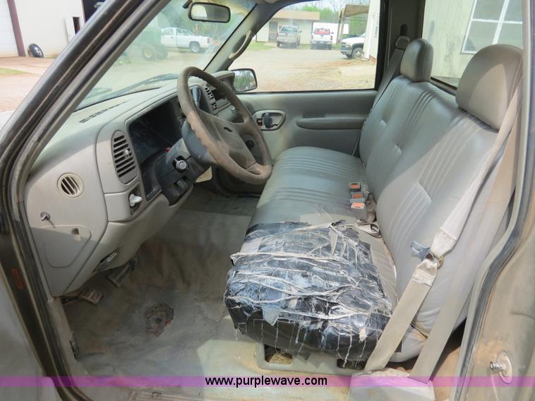 image for item B4901 2000 Chevrolet 2500 pickup truck