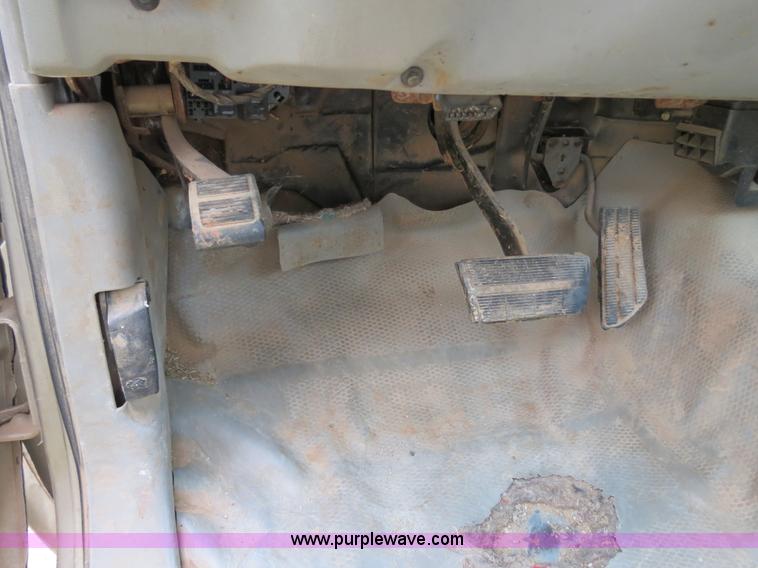 image for item B4901 2000 Chevrolet 2500 pickup truck