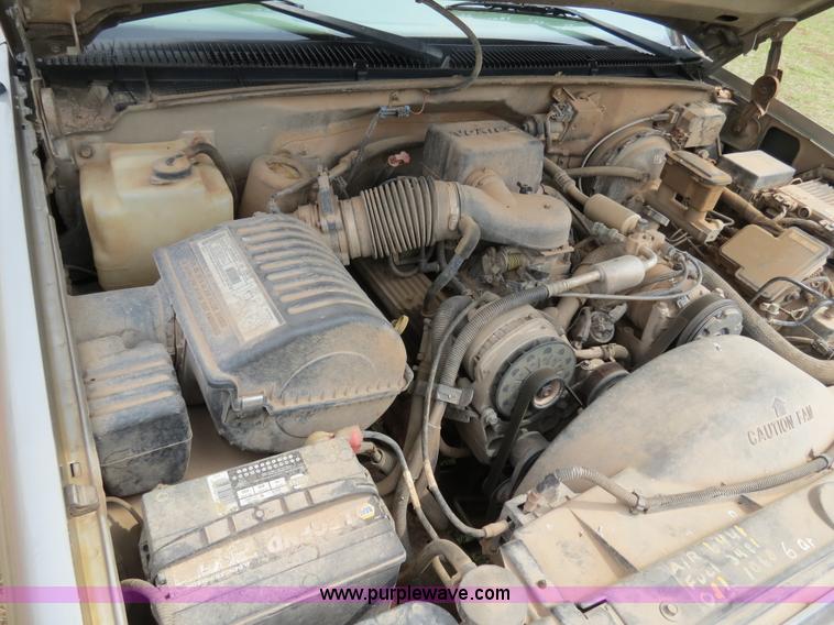 image for item B4901 2000 Chevrolet 2500 pickup truck