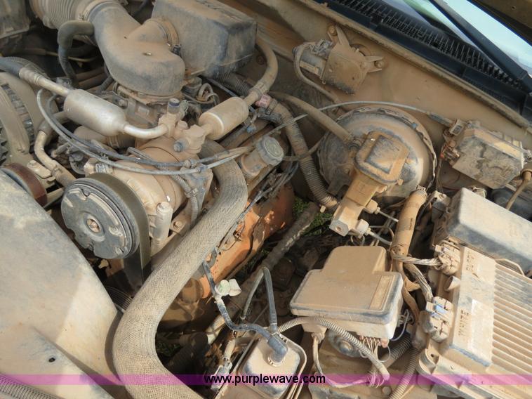 image for item B4901 2000 Chevrolet 2500 pickup truck