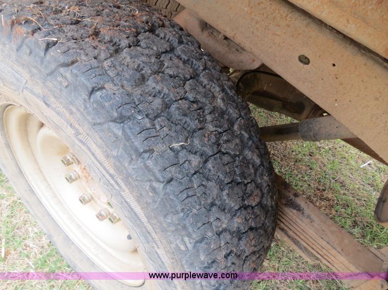 image for item B4901 2000 Chevrolet 2500 pickup truck