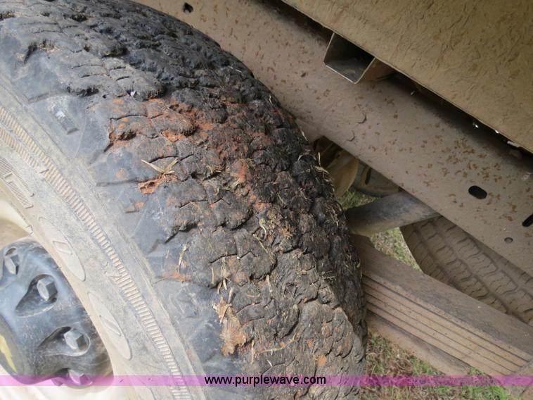 image for item B4901 2000 Chevrolet 2500 pickup truck