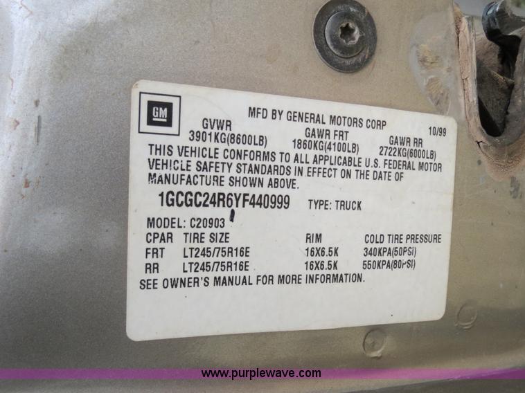 image for item B4901 2000 Chevrolet 2500 pickup truck