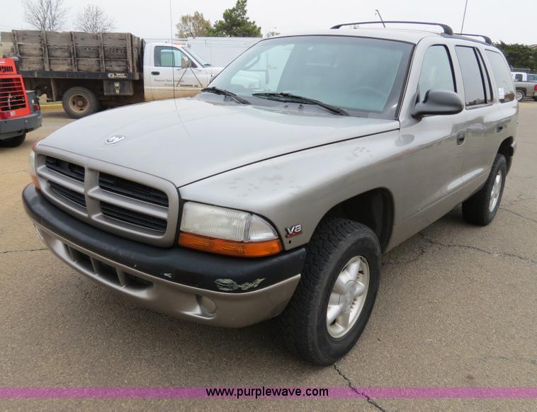 image for item B4903 2000 Dodge Durango SUV