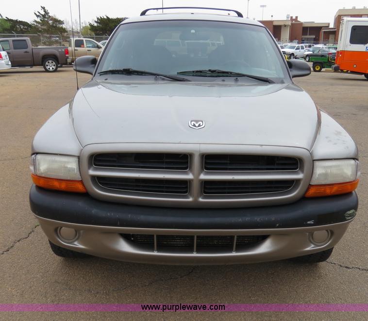 image for item B4903 2000 Dodge Durango SUV