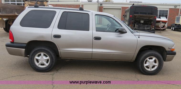 image for item B4903 2000 Dodge Durango SUV