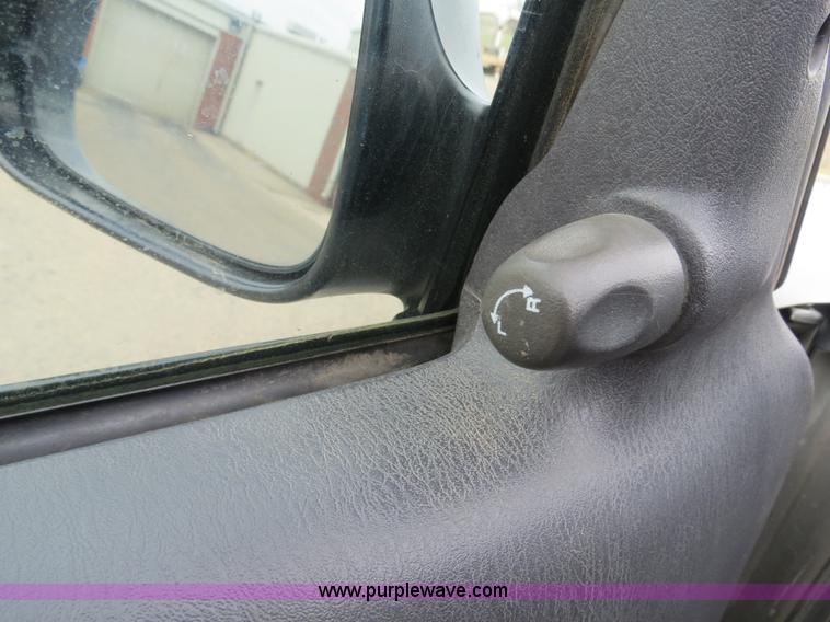 image for item B4903 2000 Dodge Durango SUV