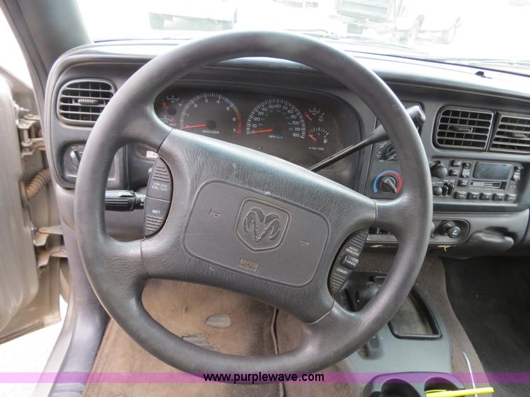 image for item B4903 2000 Dodge Durango SUV