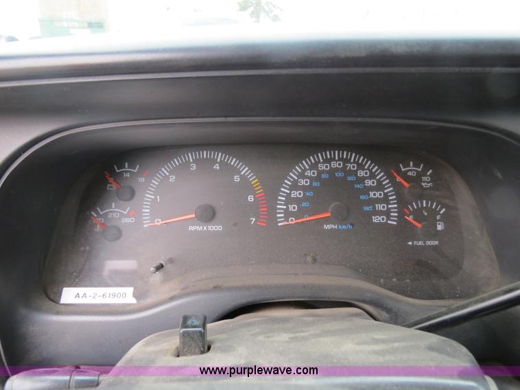 image for item B4903 2000 Dodge Durango SUV