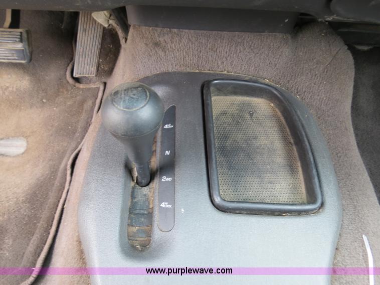 image for item B4903 2000 Dodge Durango SUV