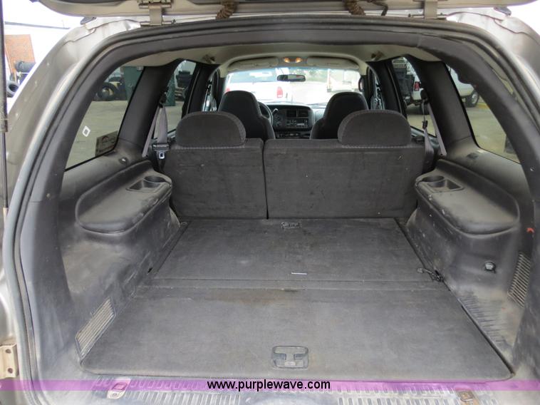 image for item B4903 2000 Dodge Durango SUV
