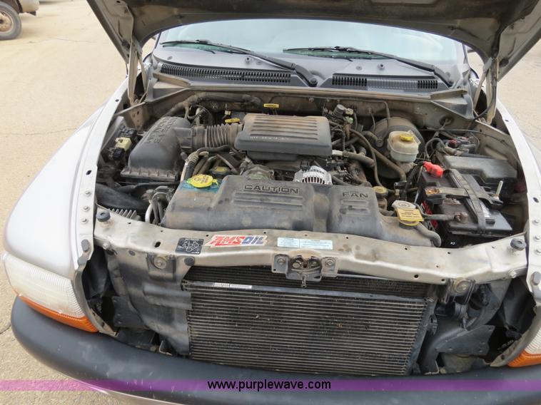 image for item B4903 2000 Dodge Durango SUV