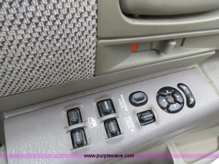 image for item B4904 2001 Dodge Durango SUV