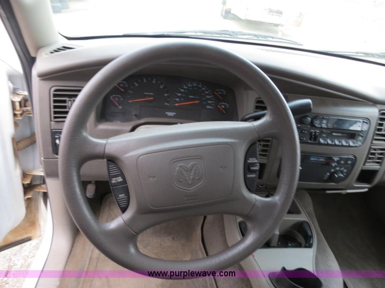 image for item B4904 2001 Dodge Durango SUV