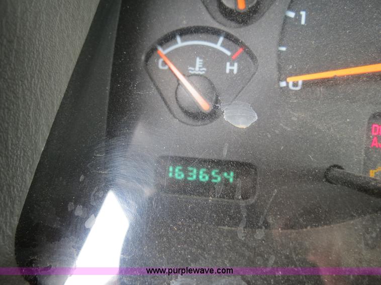 image for item B4904 2001 Dodge Durango SUV