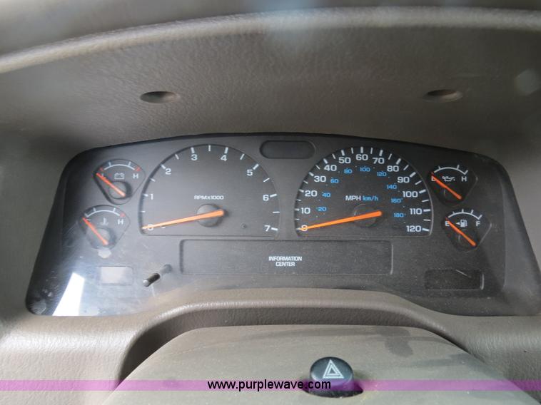 image for item B4904 2001 Dodge Durango SUV