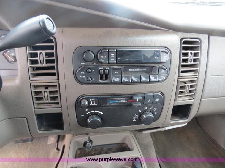 image for item B4904 2001 Dodge Durango SUV