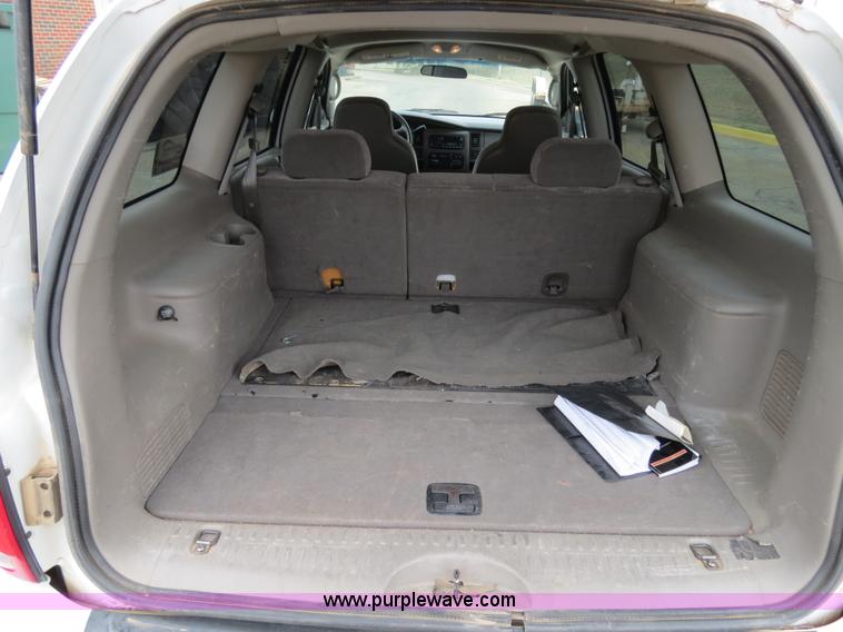 image for item B4904 2001 Dodge Durango SUV