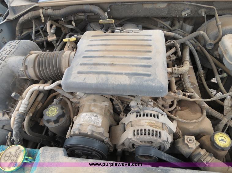 image for item B4904 2001 Dodge Durango SUV