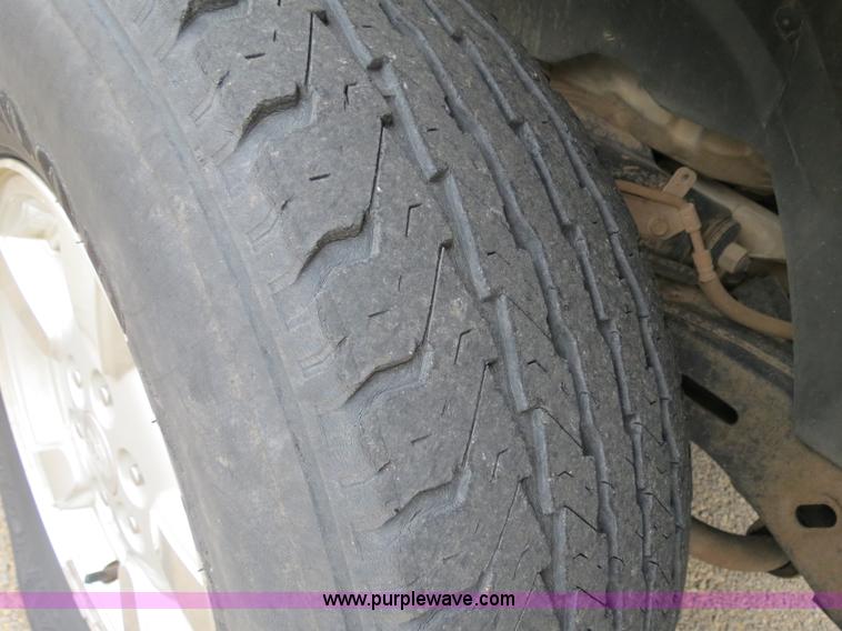 image for item B4904 2001 Dodge Durango SUV