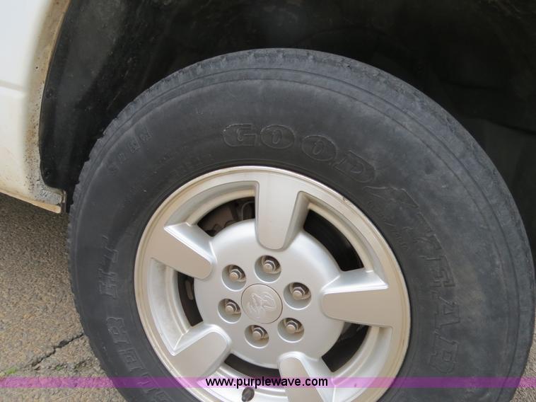 image for item B4904 2001 Dodge Durango SUV