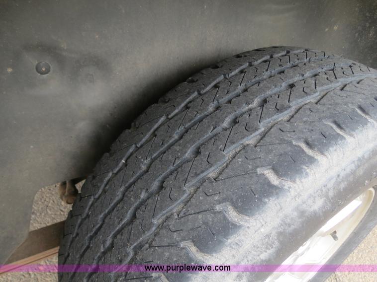 image for item B4904 2001 Dodge Durango SUV