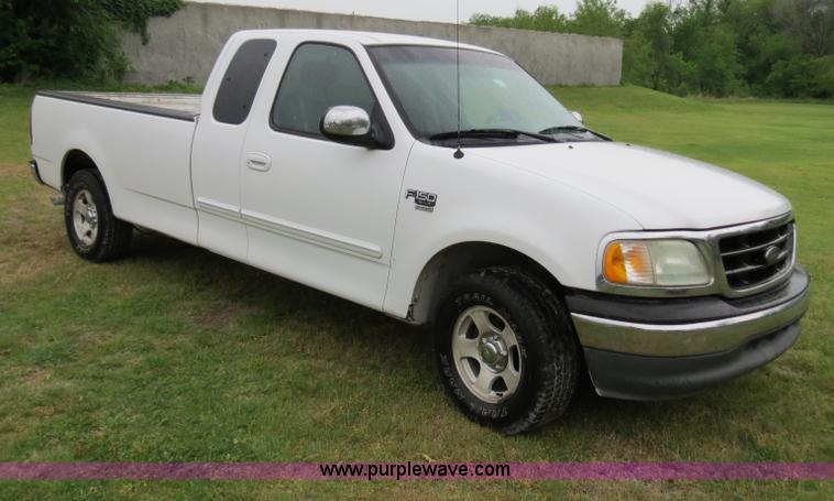 image for item B4911 2002 Ford F150 SuperCab pickup truck