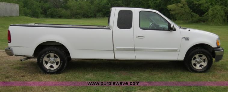 image for item B4911 2002 Ford F150 SuperCab pickup truck