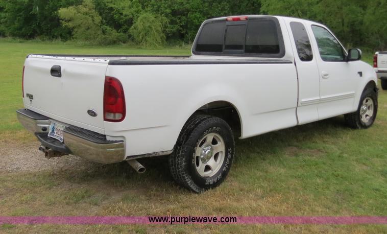 image for item B4911 2002 Ford F150 SuperCab pickup truck