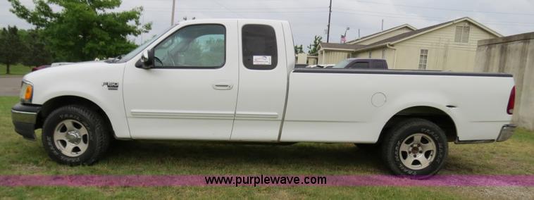 image for item B4911 2002 Ford F150 SuperCab pickup truck