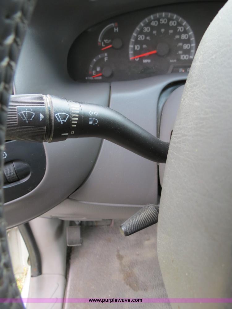 image for item B4911 2002 Ford F150 SuperCab pickup truck