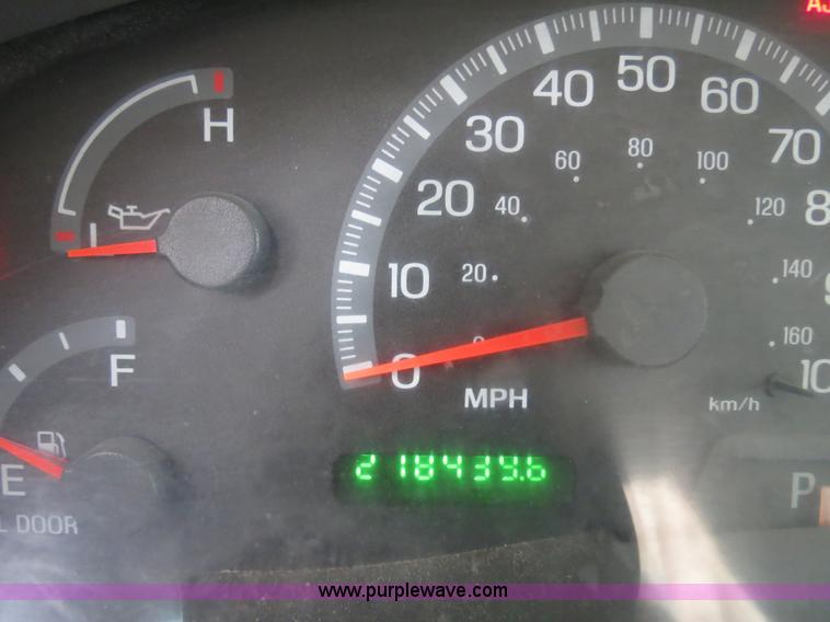 image for item B4911 2002 Ford F150 SuperCab pickup truck