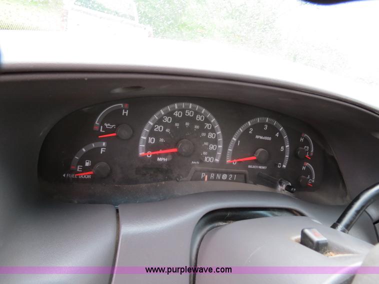 image for item B4911 2002 Ford F150 SuperCab pickup truck