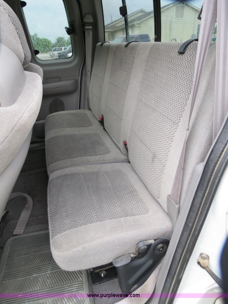 image for item B4911 2002 Ford F150 SuperCab pickup truck