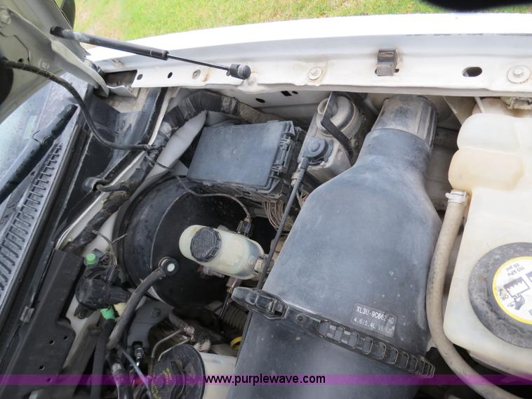 image for item B4911 2002 Ford F150 SuperCab pickup truck