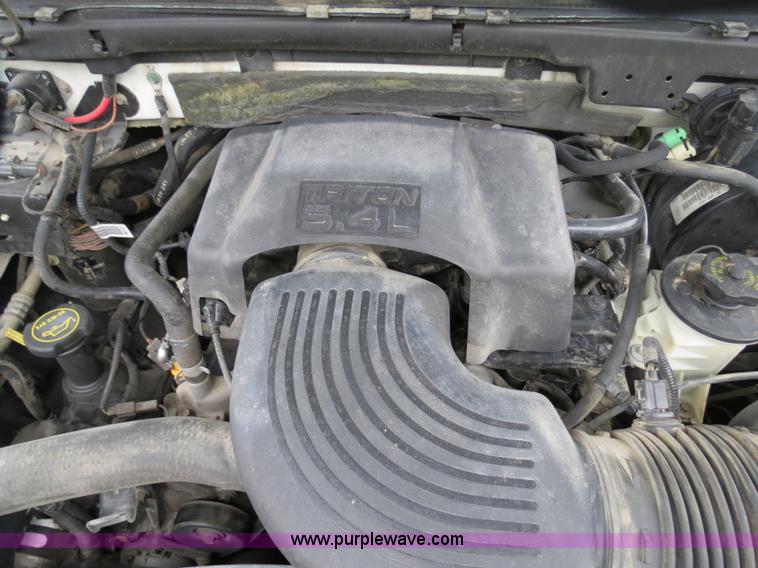 image for item B4911 2002 Ford F150 SuperCab pickup truck