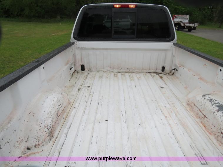 image for item B4911 2002 Ford F150 SuperCab pickup truck
