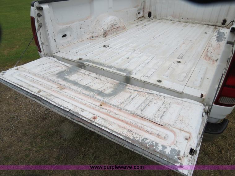 image for item B4911 2002 Ford F150 SuperCab pickup truck