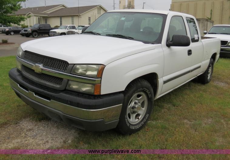 image for item B4912 2004 Chevrolet Silverado 1500 Ext. Cab pickup truck