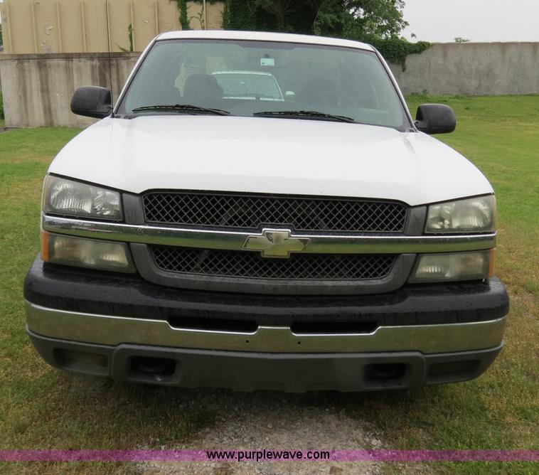 image for item B4912 2004 Chevrolet Silverado 1500 Ext. Cab pickup truck