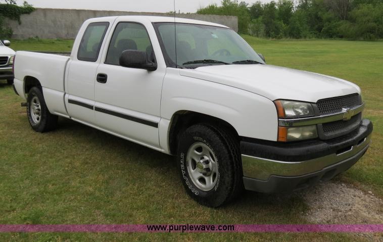 image for item B4912 2004 Chevrolet Silverado 1500 Ext. Cab pickup truck