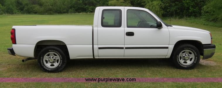 image for item B4912 2004 Chevrolet Silverado 1500 Ext. Cab pickup truck