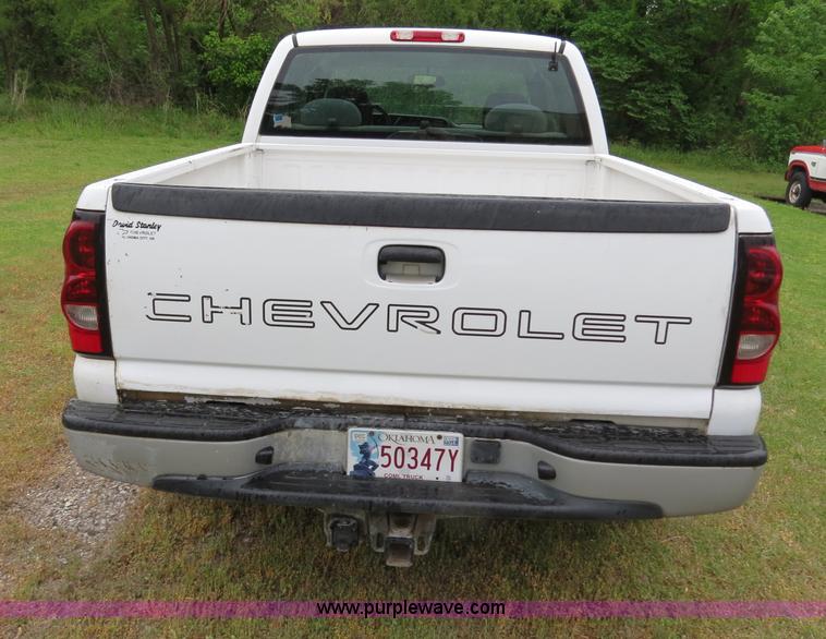 image for item B4912 2004 Chevrolet Silverado 1500 Ext. Cab pickup truck